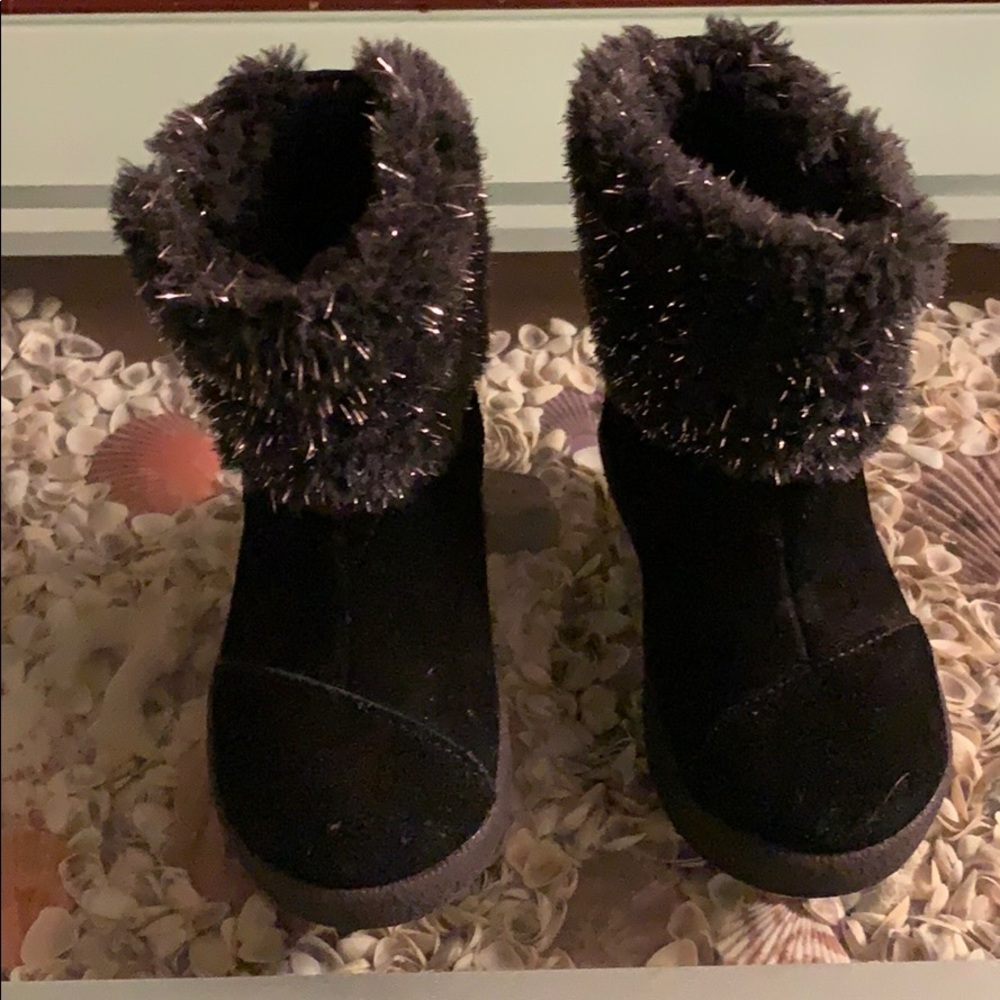 Girls Tom’s boots